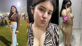Viral Chubby Horny Girl Fingering & Showing To BF Call