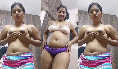 Horny Kerala Mallu Girl Fingering Her Nude Pussy Hd