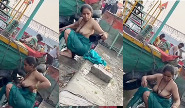 Desi Milf Bhabhi Outdoor Bathing Nude Captured Show